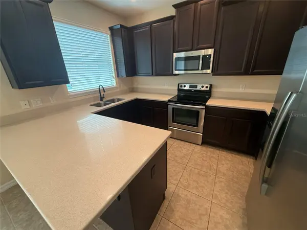 9460 STRONGBARK LN, Orlando, FL 32832