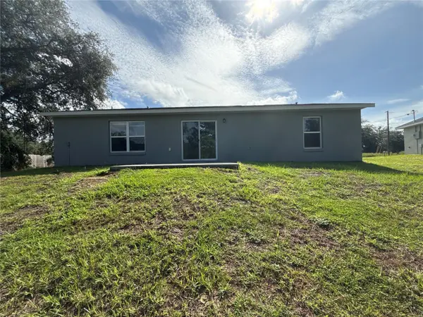 22 MALAUKA CIR, Ocklawaha, FL 32179