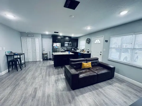 17 S SOLANDRA DR, Orlando, FL 32807