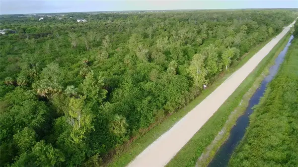 700 SHADY HOLLOW BLVD W, Naples, FL 34120
