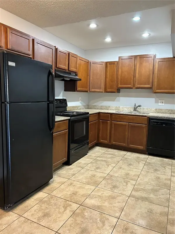 946 LAKE DESTINY RD #D, Altamonte Springs, FL 32714