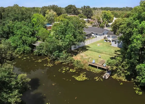27821 LOIS DR, Tavares, FL 32778