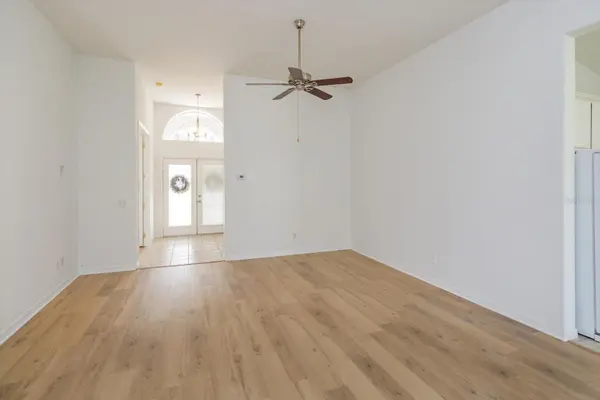 931 VINDALE RD, Tavares, FL 32778