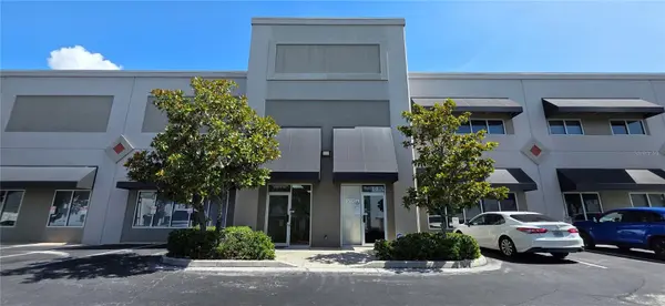 7810 KINGSPOINTE Pkwy #4, Orlando, FL 32819