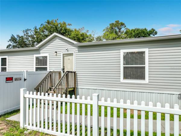 2104 OLD DIXIE HWY, Apopka, FL 32712