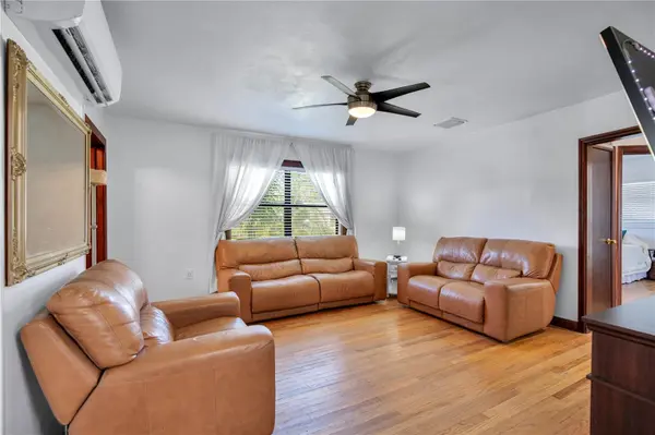 11 ASTER DR, Debary, FL 32713