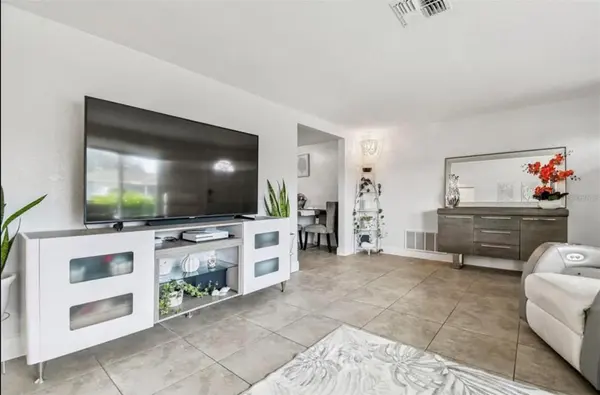 7519 HOLLY LAKE LN, New Port Richey, FL 34653