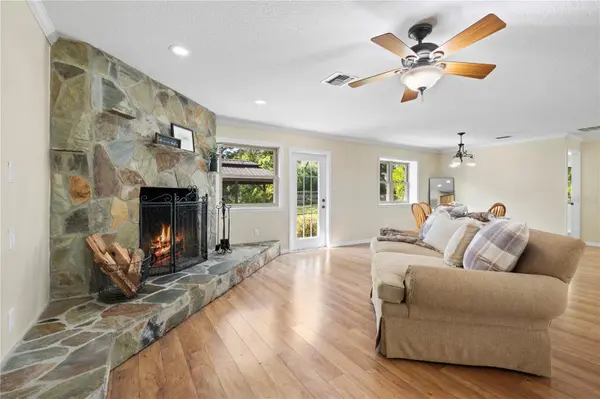 7838 SLOEWOOD DR, Mount Dora, FL 32757