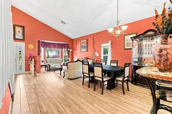 84 KNIGHTS HOLLOW DR, Apopka, FL 32712