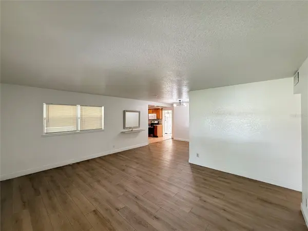 524 N LAKEMONT AVE, Winter Park, FL 32792