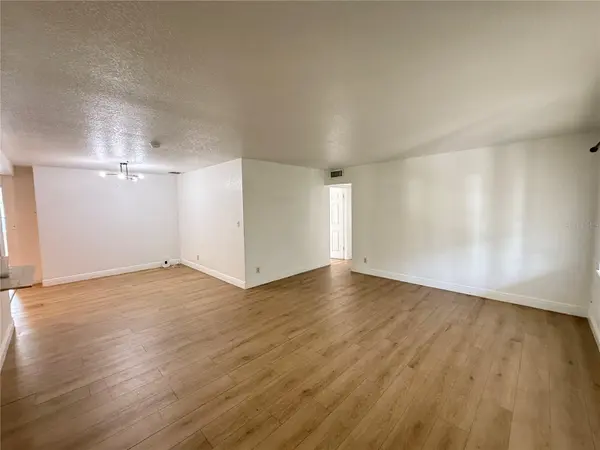 524 N LAKEMONT AVE, Winter Park, FL 32792