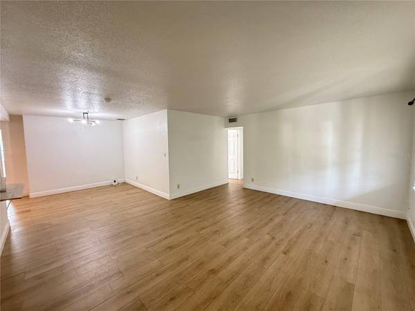524 N LAKEMONT AVE, Winter Park, FL 32792