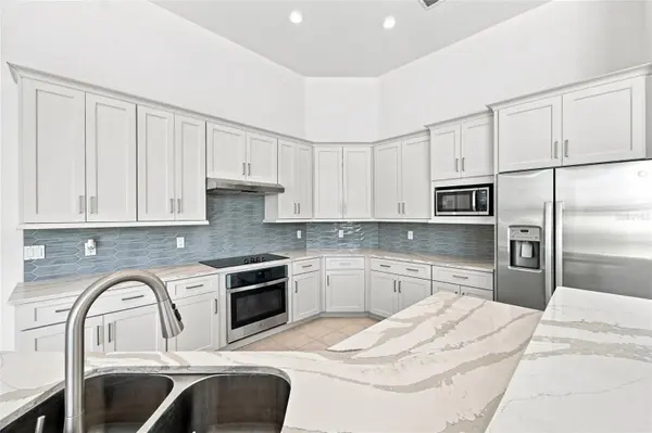 10008 CANOPY TREE CT, Orlando, FL 32836