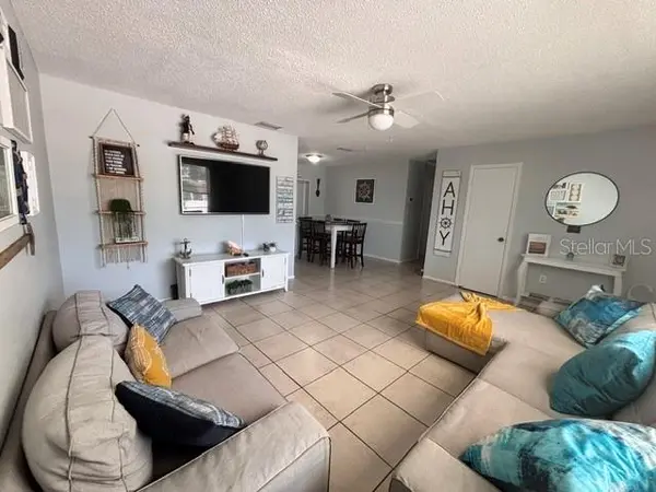 8218 43RD AVE W, Bradenton, FL 34209