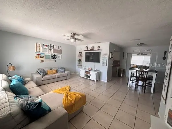8218 43RD AVE W, Bradenton, FL 34209