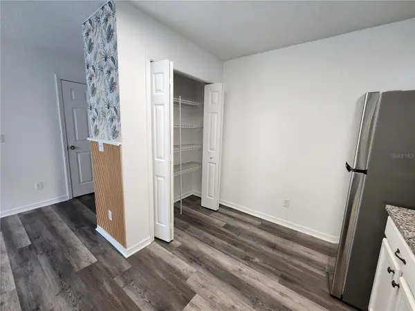 701 CRESTING OAK CIR #111, Orlando, FL 32824