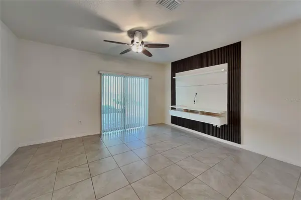 230 MEGHAN CIR, Deland, FL 32724