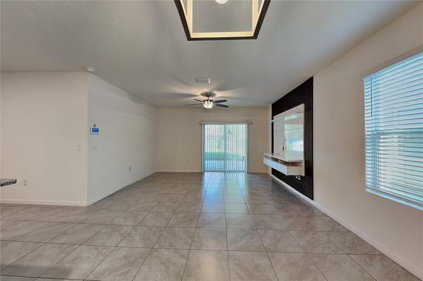 230 MEGHAN CIR, Deland, FL 32724