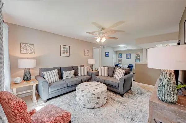 3038 PARKWAY BLVD #305, Kissimmee, FL 34747