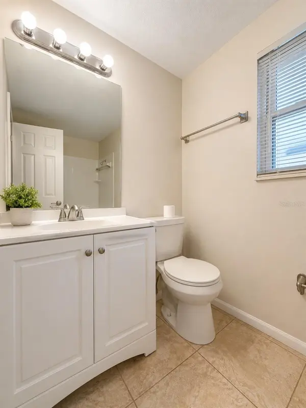 828 SKY LAKE CIR #B, Orlando, FL 32809