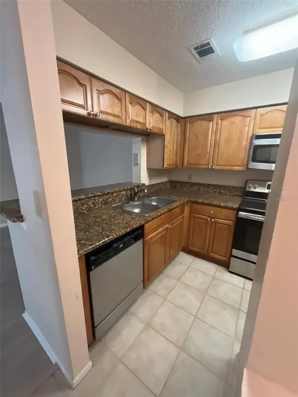241 AFTON SQ #207, Altamonte Springs, FL 32714