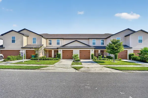 1556 WYNFORD CIR, Tavares, FL 32778