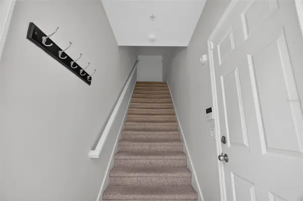 2074 SHAW LN, Orlando, FL 32814