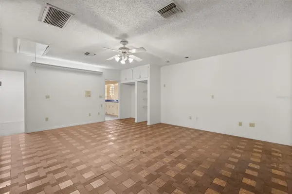 3889 N LAKE ORLANDO Pkwy, Orlando, FL 32808