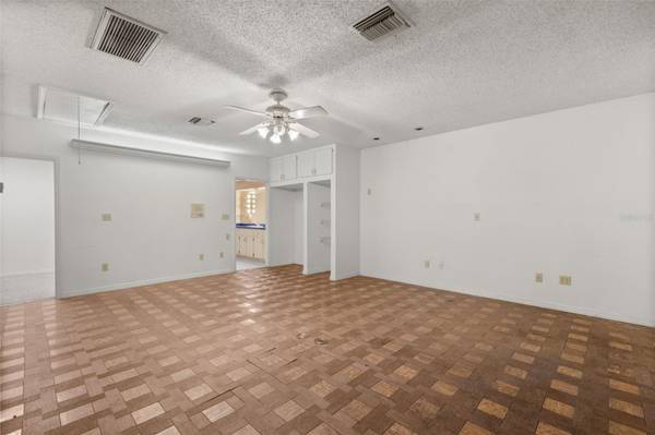 3889 N LAKE ORLANDO Pkwy, Orlando, FL 32808