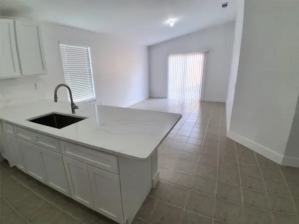 1047 FLORIDA HOLLY DR, Orlando, FL 32811