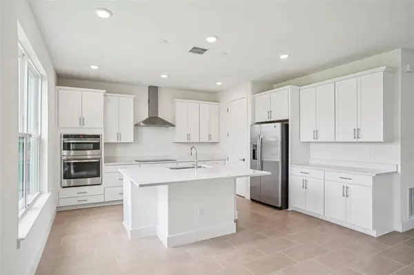 30333 EMERALD FOREST DR, Mount Dora, FL 32757
