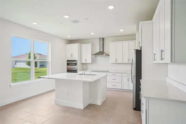 30333 EMERALD FOREST DR, Mount Dora, FL 32757