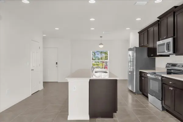 1108 SAND TORCH CIR, Davenport, FL 33837