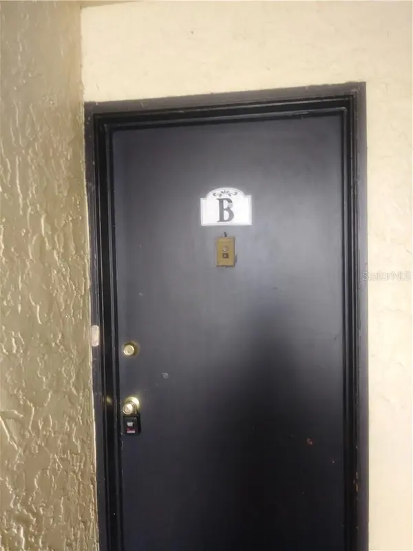 902 LAKE DESTINY RD #B, Altamonte Springs, FL 32714