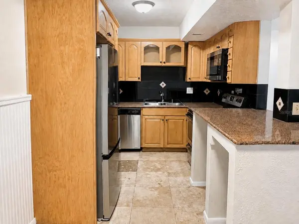 914 LAKE DESTINY RD #F, Altamonte Springs, FL 32714