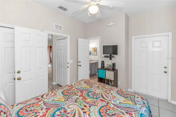 712 CALABRIA AVE, Davenport, FL 33897