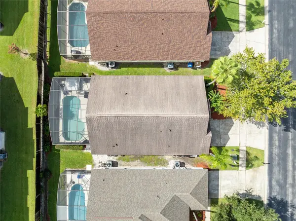 915 LAKE BERKLEY DR, Kissimmee, FL 34746
