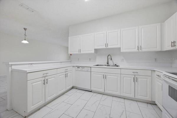 3166 SUN LAKE CT #B, Kissimmee, FL 34747