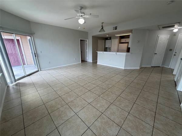 2000 ERVING CIR #303, Ocoee, FL 34761
