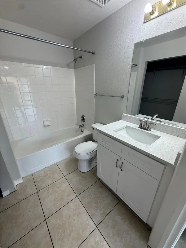 2000 ERVING CIR #303, Ocoee, FL 34761