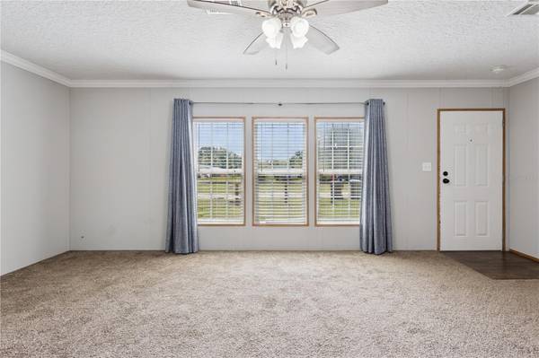 33525 LINDA DR, Leesburg, FL 34788