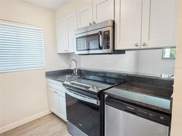 208 N HALIFAX AVE, Daytona Beach, FL 32118