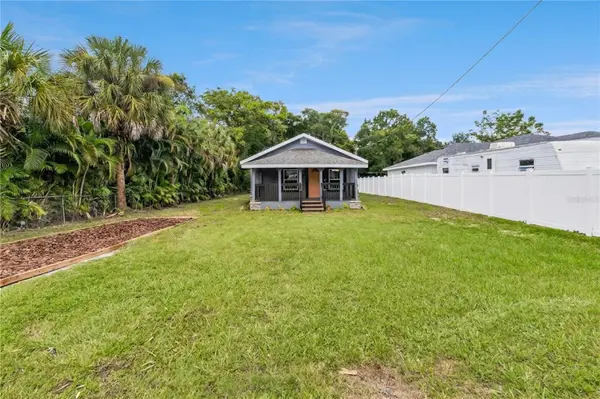 512 BENNETT ST, Auburndale, FL 33823
