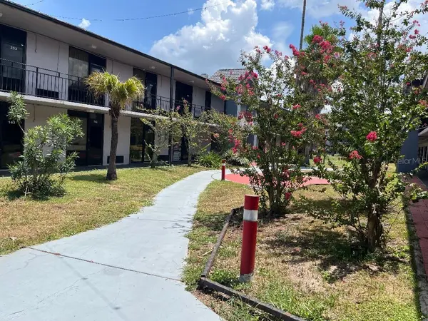 8421 S ORANGE BLOSSOM TRL #302, Orlando, FL 32809