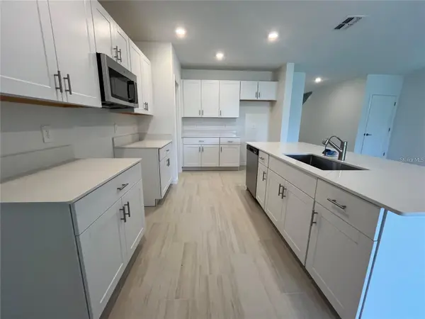 11186 RADIANT SHORE LOOP, San Antonio, FL 33576