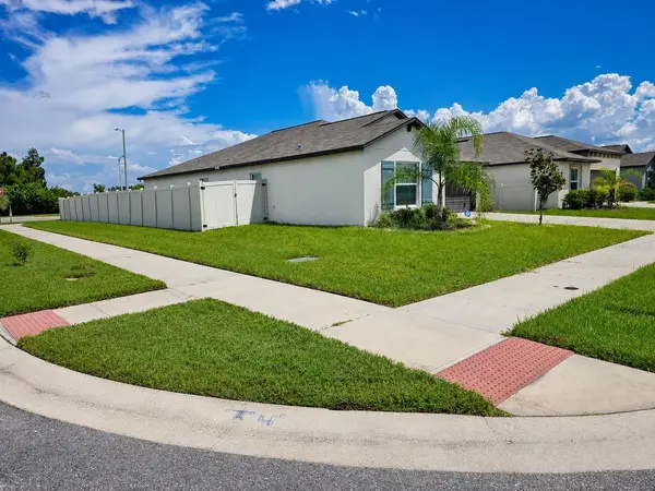 5404 BLUE AZURE DR, Wimauma, FL 33598