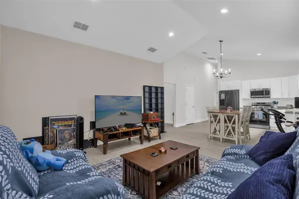 430 W WALTS AVE, Deland, FL 32720