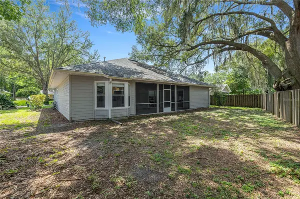 4304 NW 34TH DR, Gainesville, FL 32605