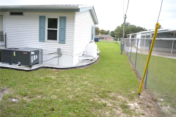 5951 SE 158TH CT, Ocklawaha, FL 32179