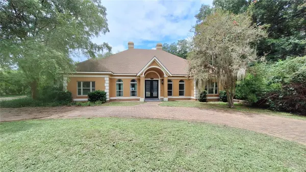 2210 SE LAUREL RUN DR, Ocala, FL 34471
